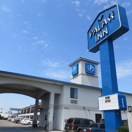 Palace Inn Gulf Freeway Хьюстон Экстерьер фото